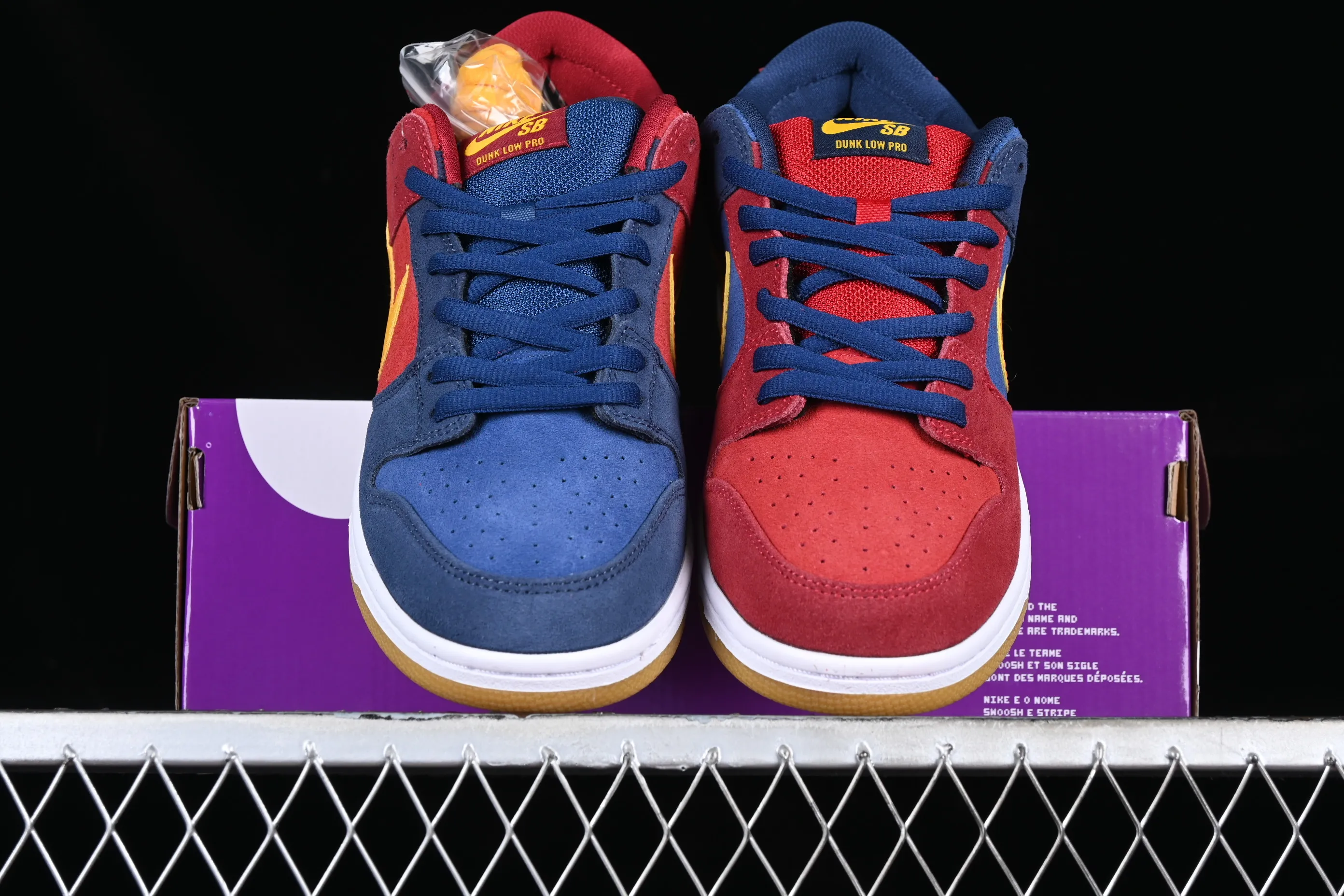 All categories Nk SB Dunk series Nk SB Dunk Low low-top skate shoes K version Nk SB Dunk Low "Barcelona" Barcelona dress color Dunk series retro low-top skate shoes DJ0606-400